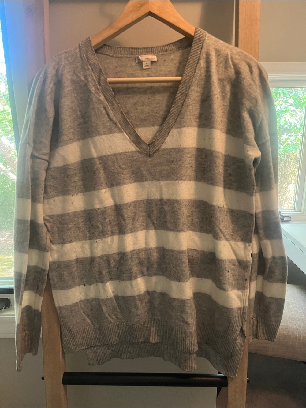 GAP Striped V-Neck Sweater in Gray and White